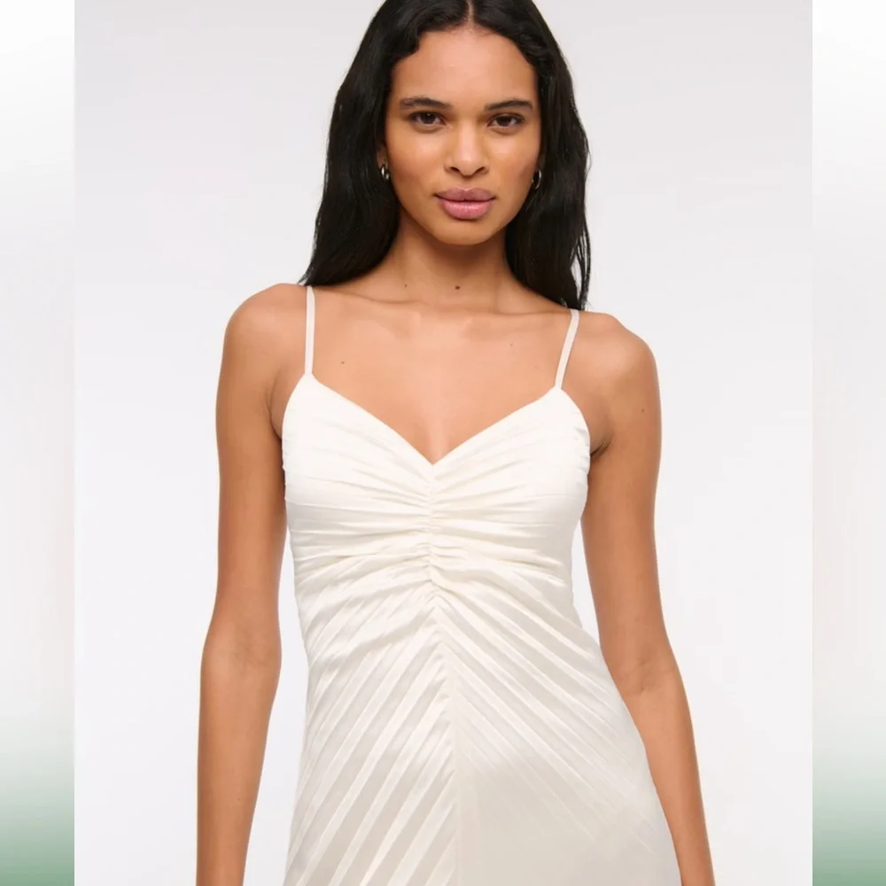 The A&F Giselle Sunburst Pleated Maxi Dress